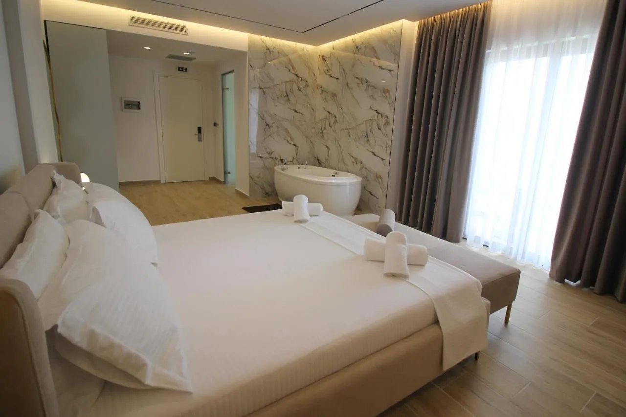Julia Hotel Sarande 3*,  Albania